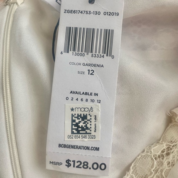 NWT BEAUTIFUL BCBG WHITE LACE DRESS - Picture 3 of 4